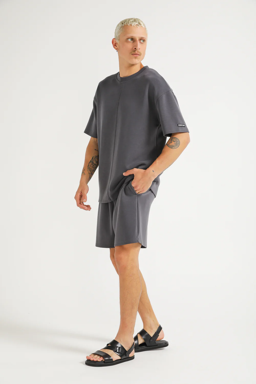 Bermuda pants - Image 9