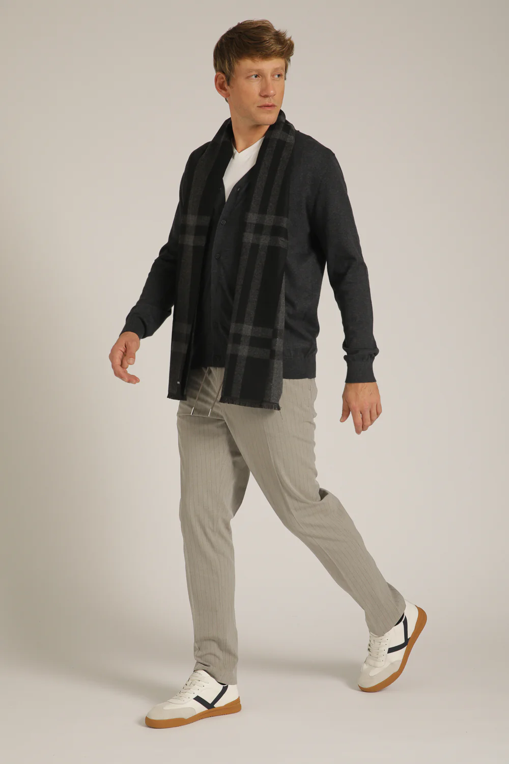 Buttoned Cardingan - Image 16