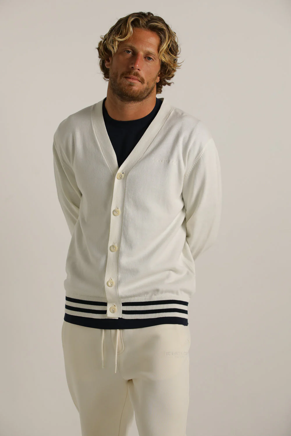 V Neck Button Cardigan - Image 4