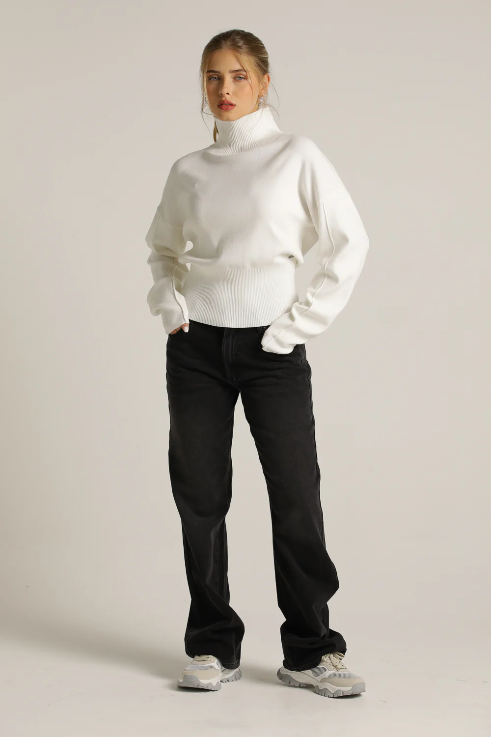 Cropped Turtleneck Knit - Image 12