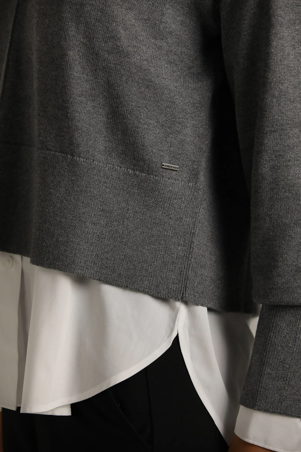 Cropped V Neck Knit - Image 10