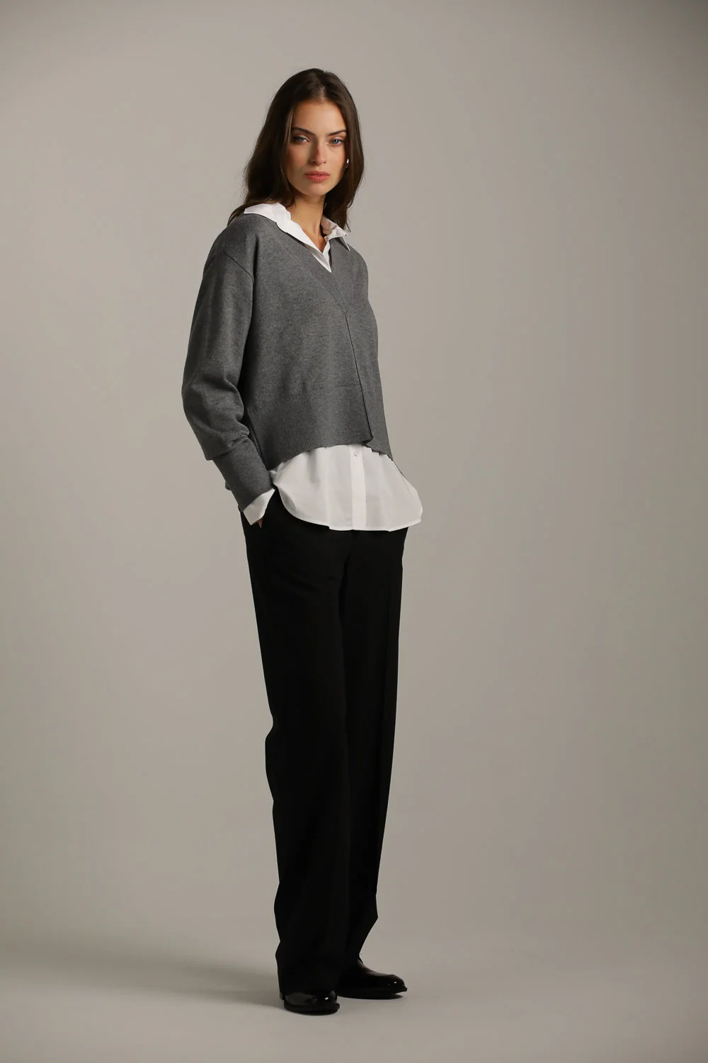 Cropped V Neck Knit - Image 13