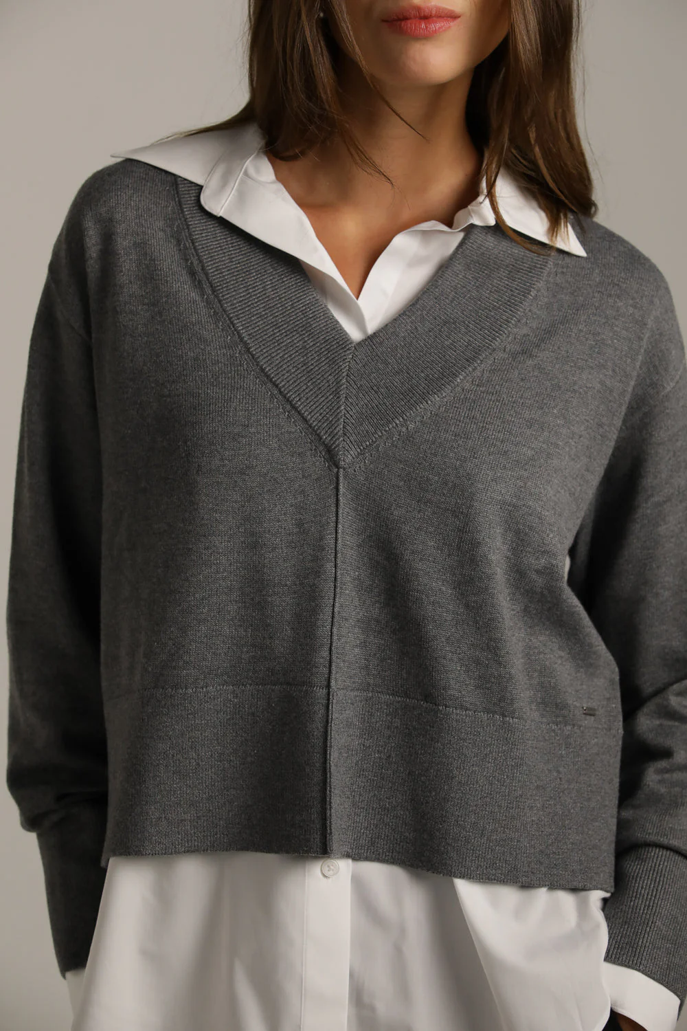 Cropped V Neck Knit - Image 9