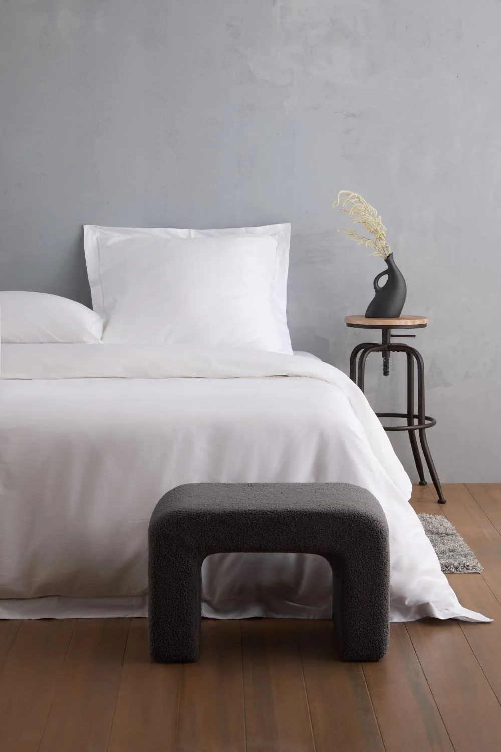 Flat Sheet White Signature Embrodered Sateen Set