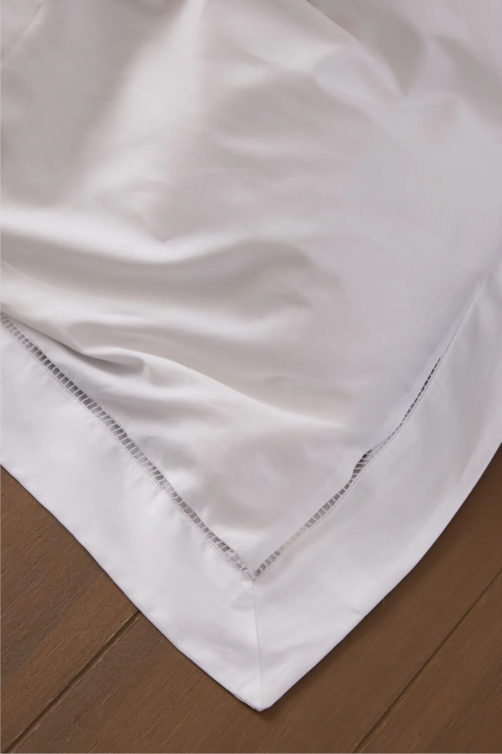 Flat Sheet White Signature Embrodered Sateen Set - Image 6