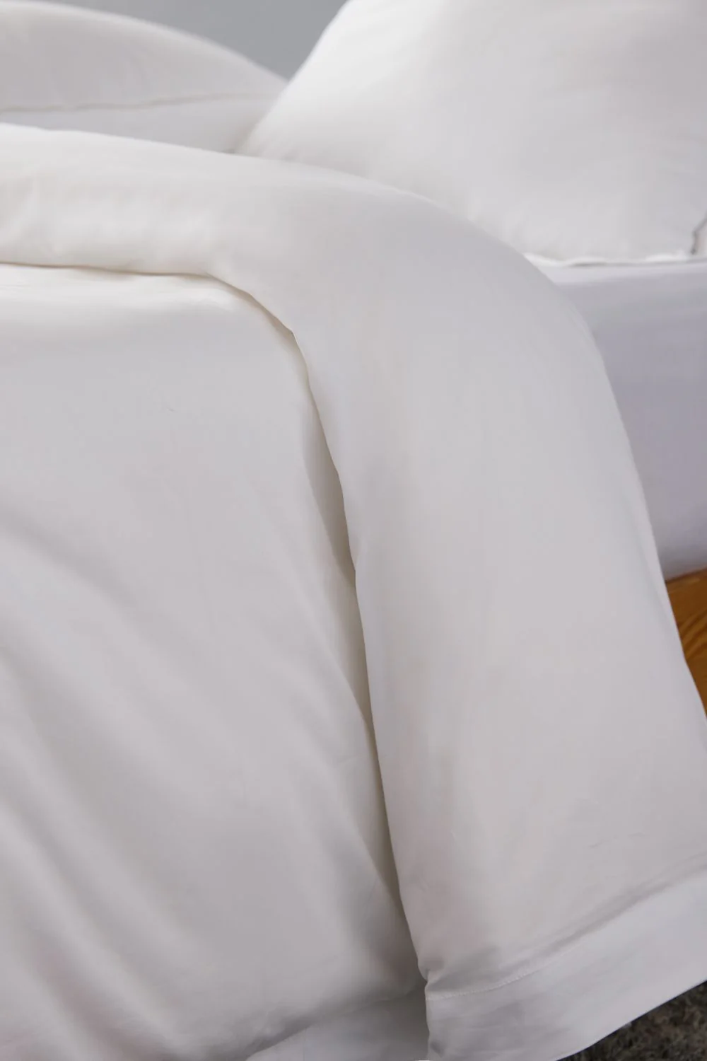 Signature Embroidered Sateen Flat Sheet - Image 5