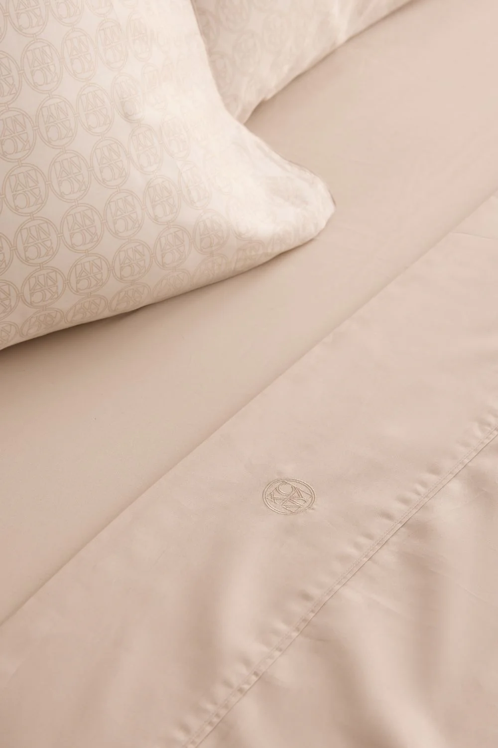 Signature Print Sateen Pillowcase - Image 5