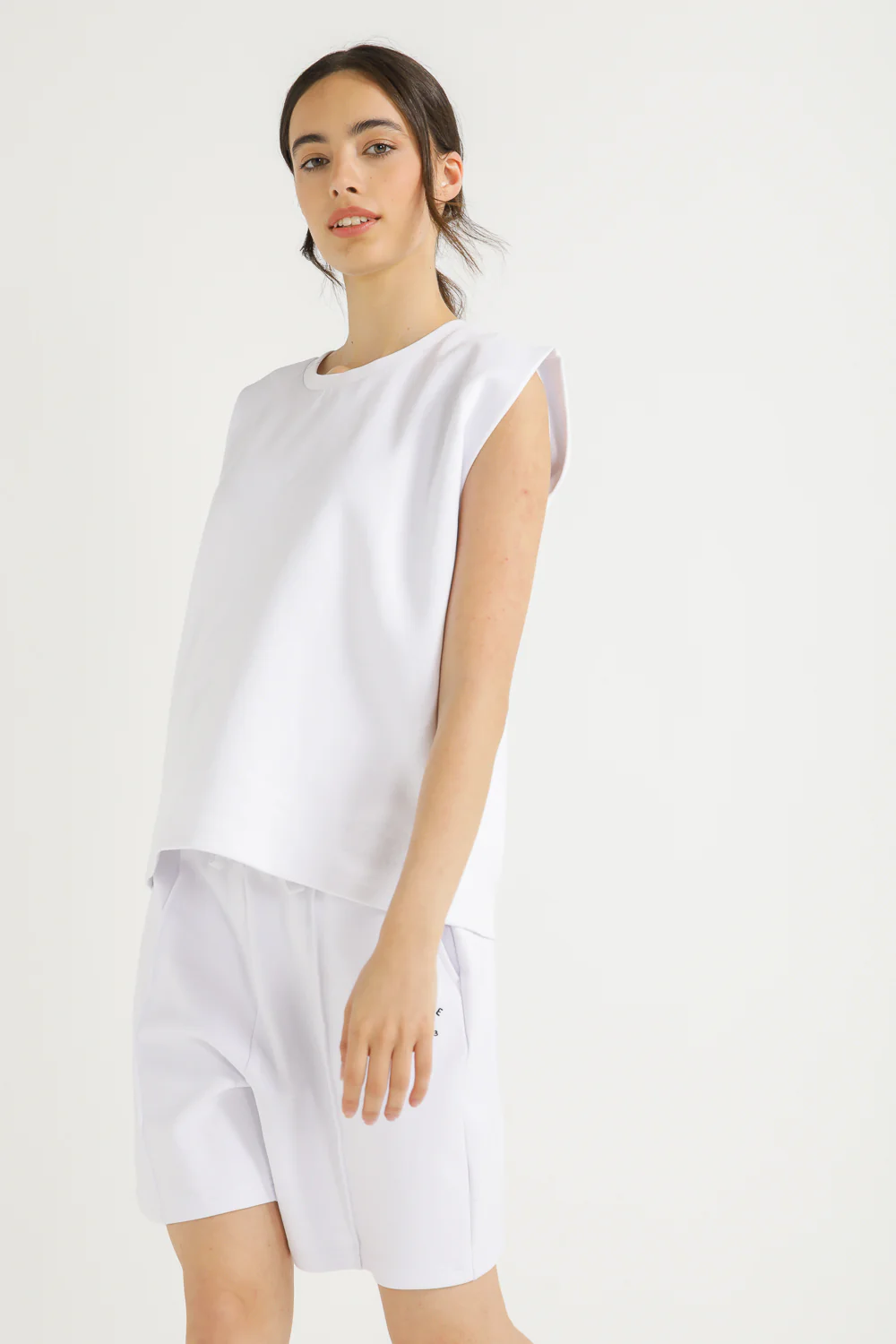interlok sleevles tee - Image 2