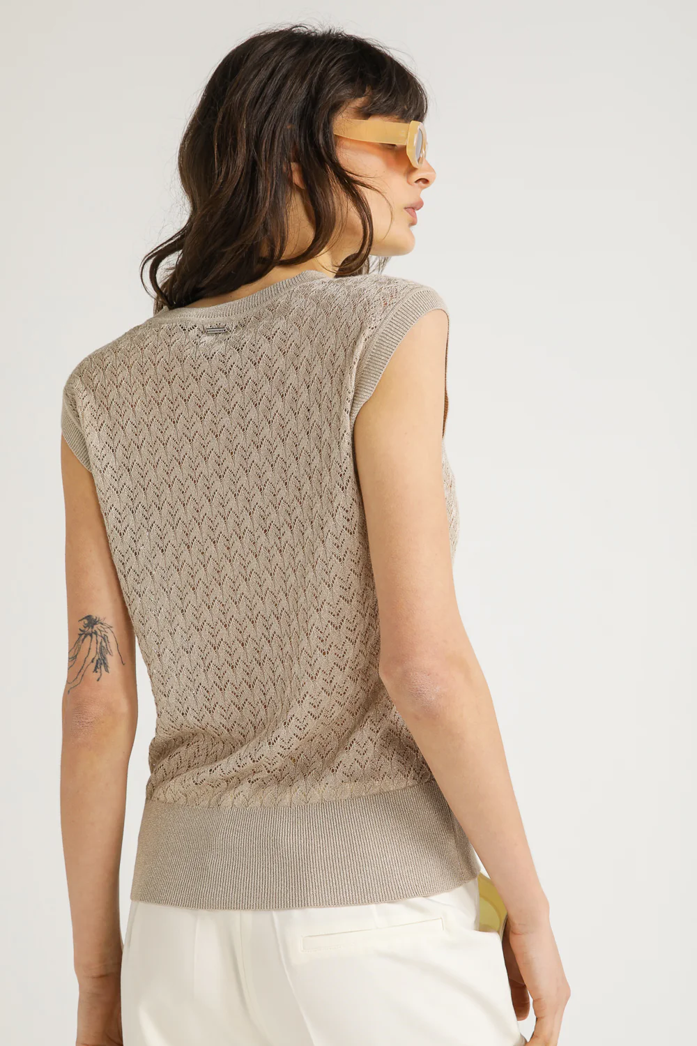 Textured Knit Sleeveless Top - Image 11