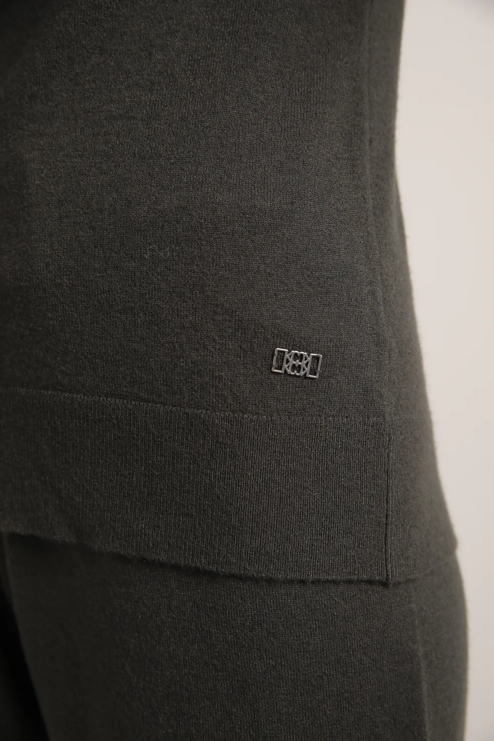 Knitted Long Sleeve Sweater - Image 8