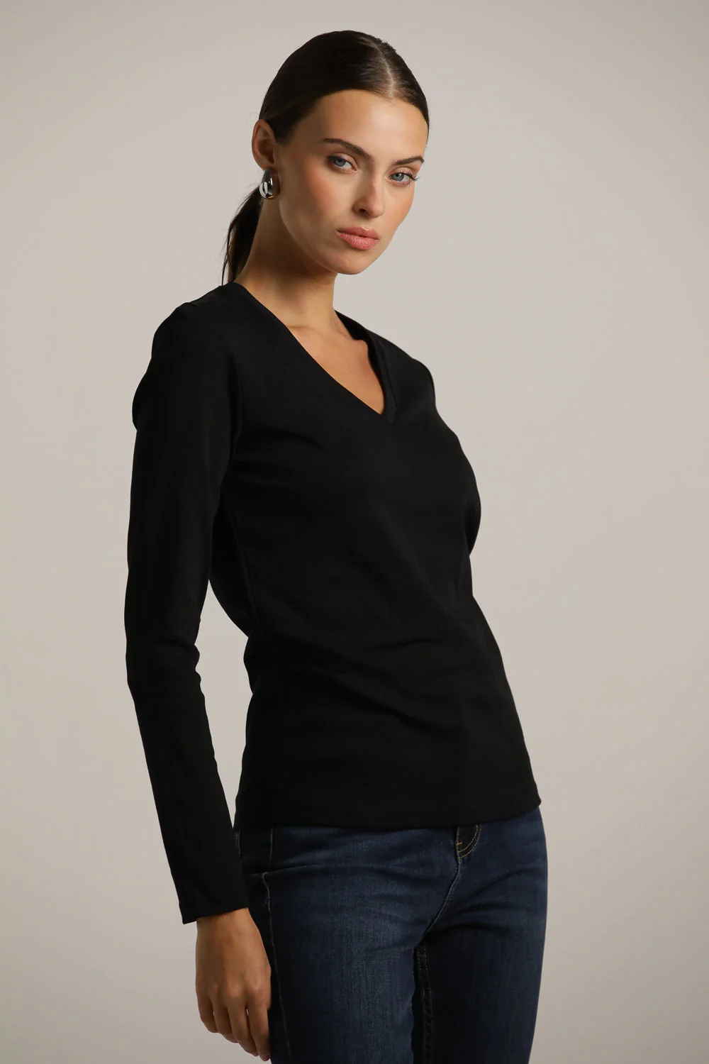 Long Sleeve V Neck T Shirt - Image 10