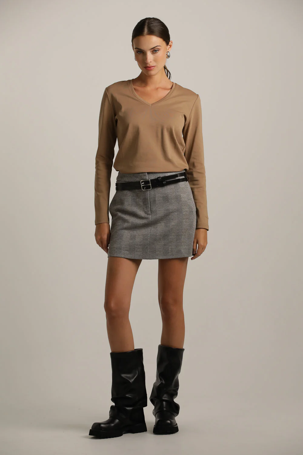 Long Sleeve V Neck T Shirt - Image 23