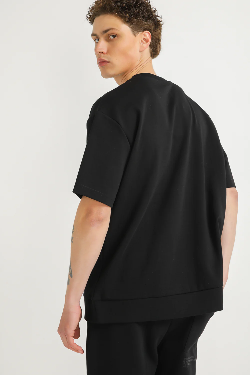 oversize tee shirt
iinterlock - Image 4