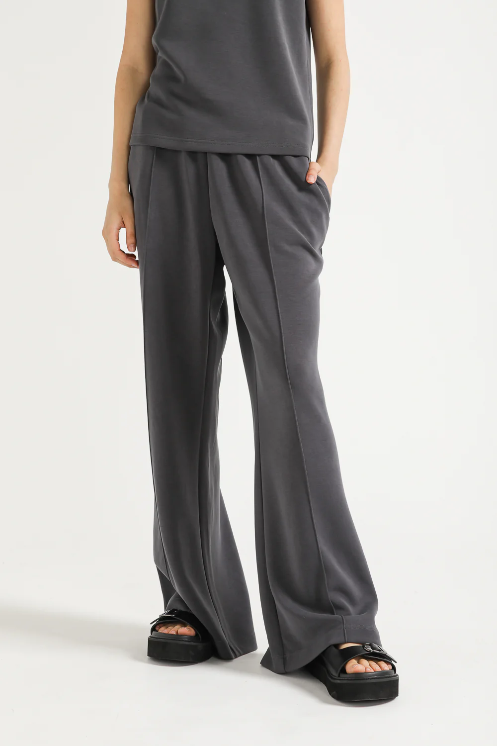 PinTuck Long Pants Cool Interlock - Image 8