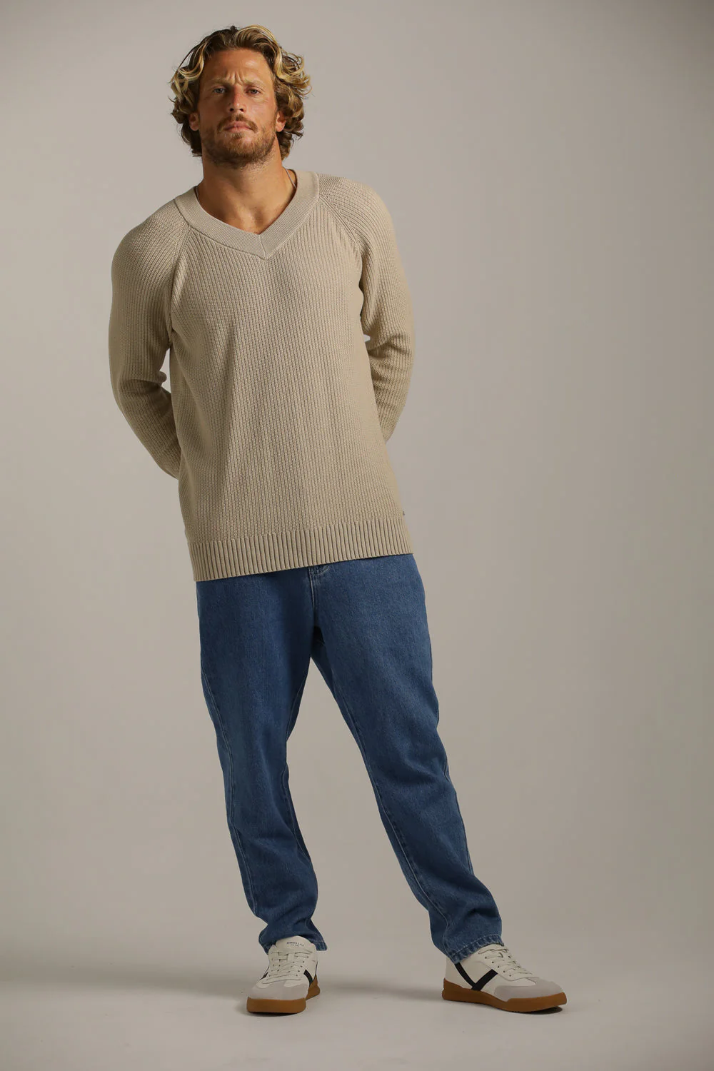 V Neck Raglan Knit - Image 5