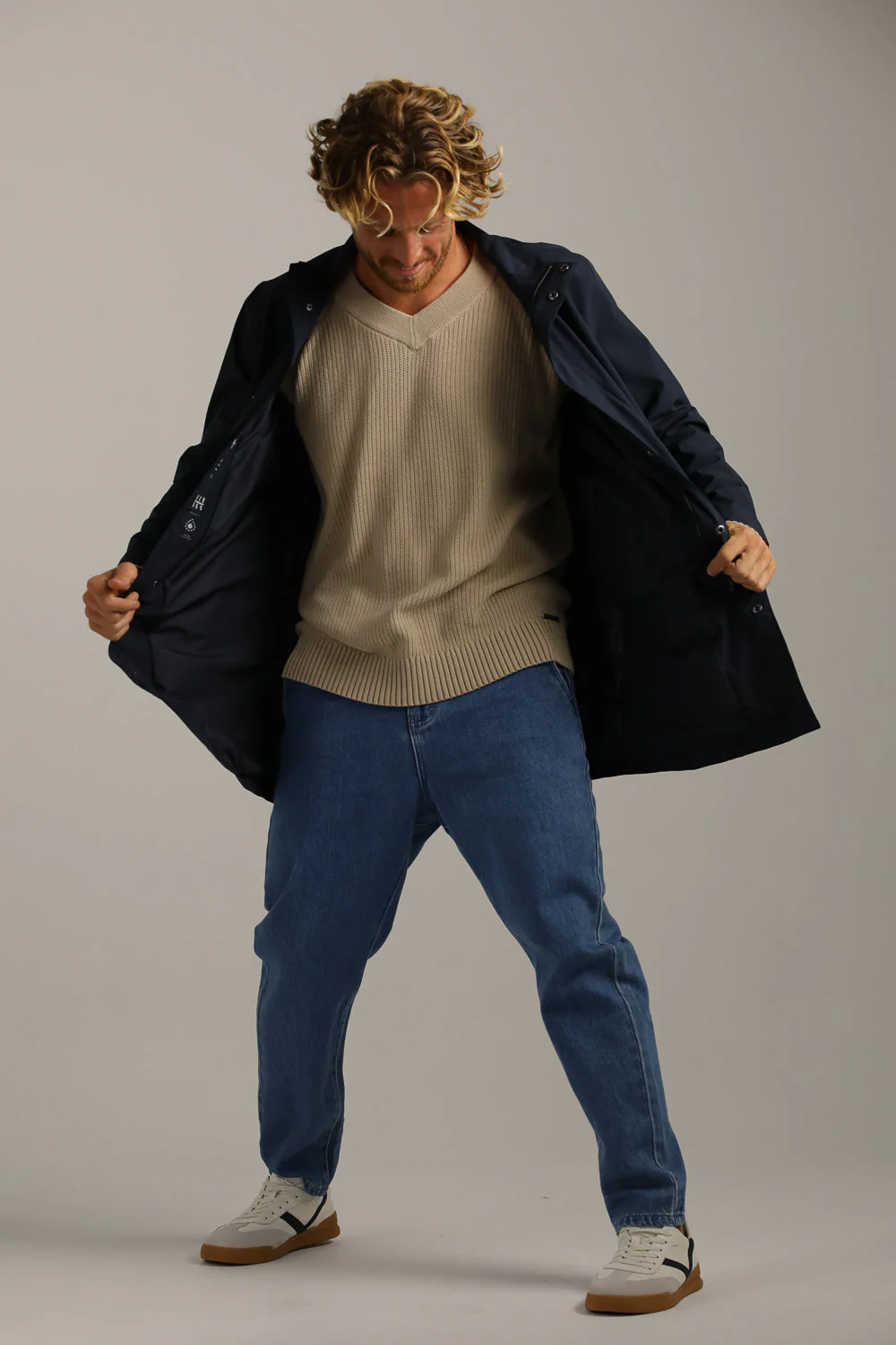 V Neck Raglan Knit - Image 6