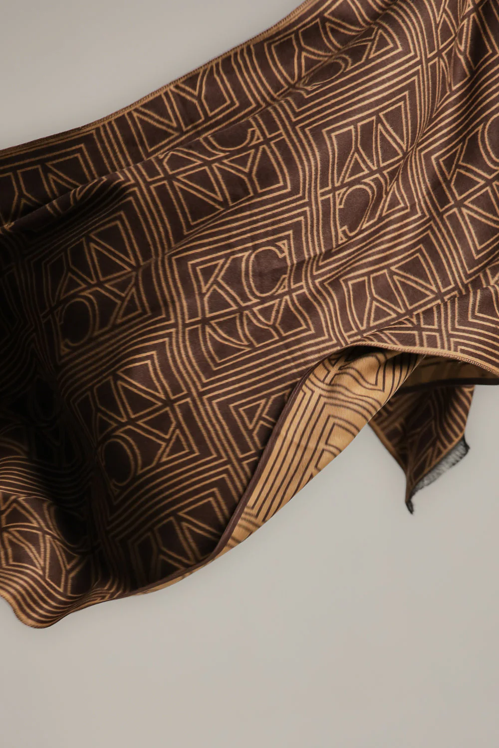Graphic Jacquard Scarf - Image 3