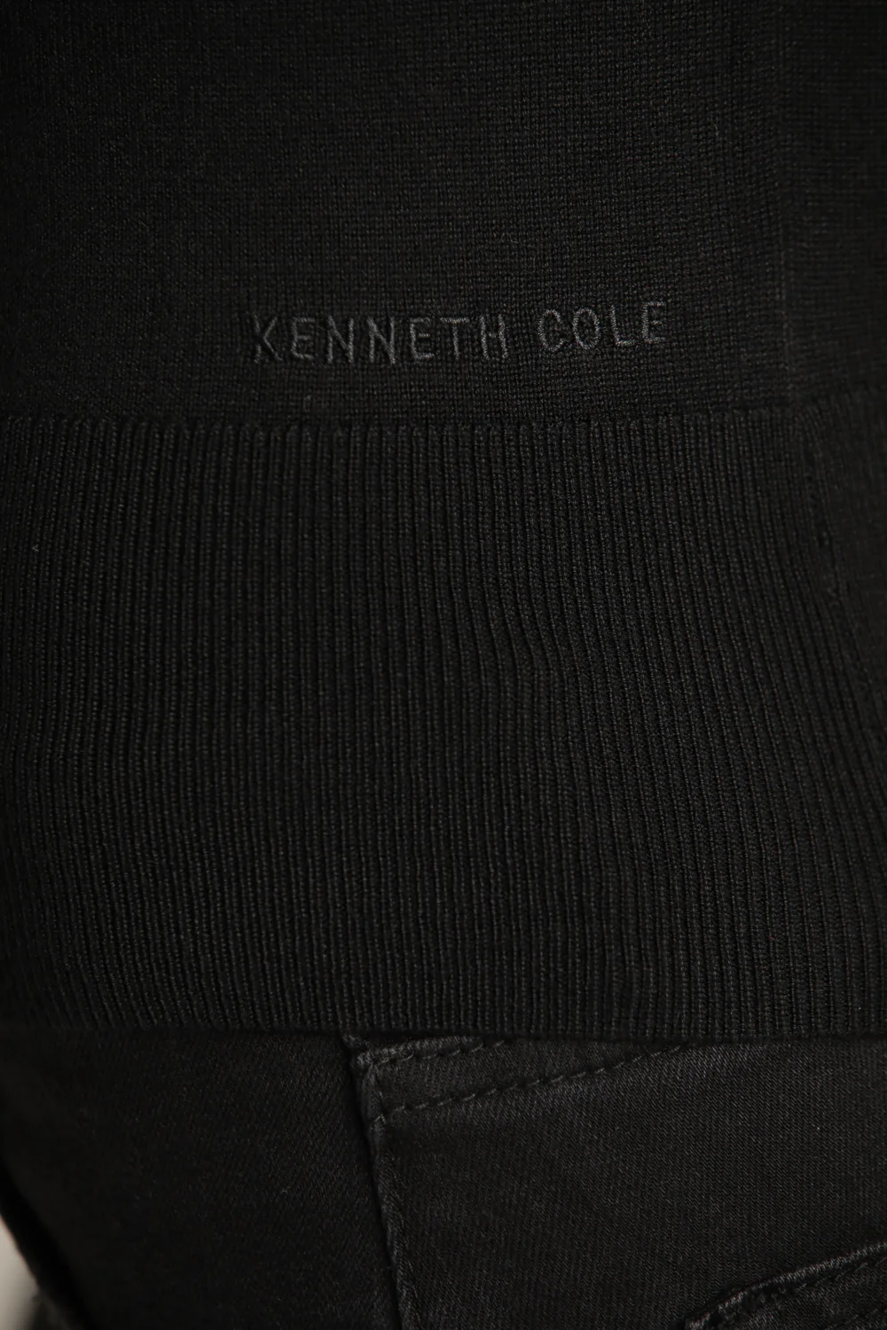 Short Sleeve Turtleneck Knit - Image 11