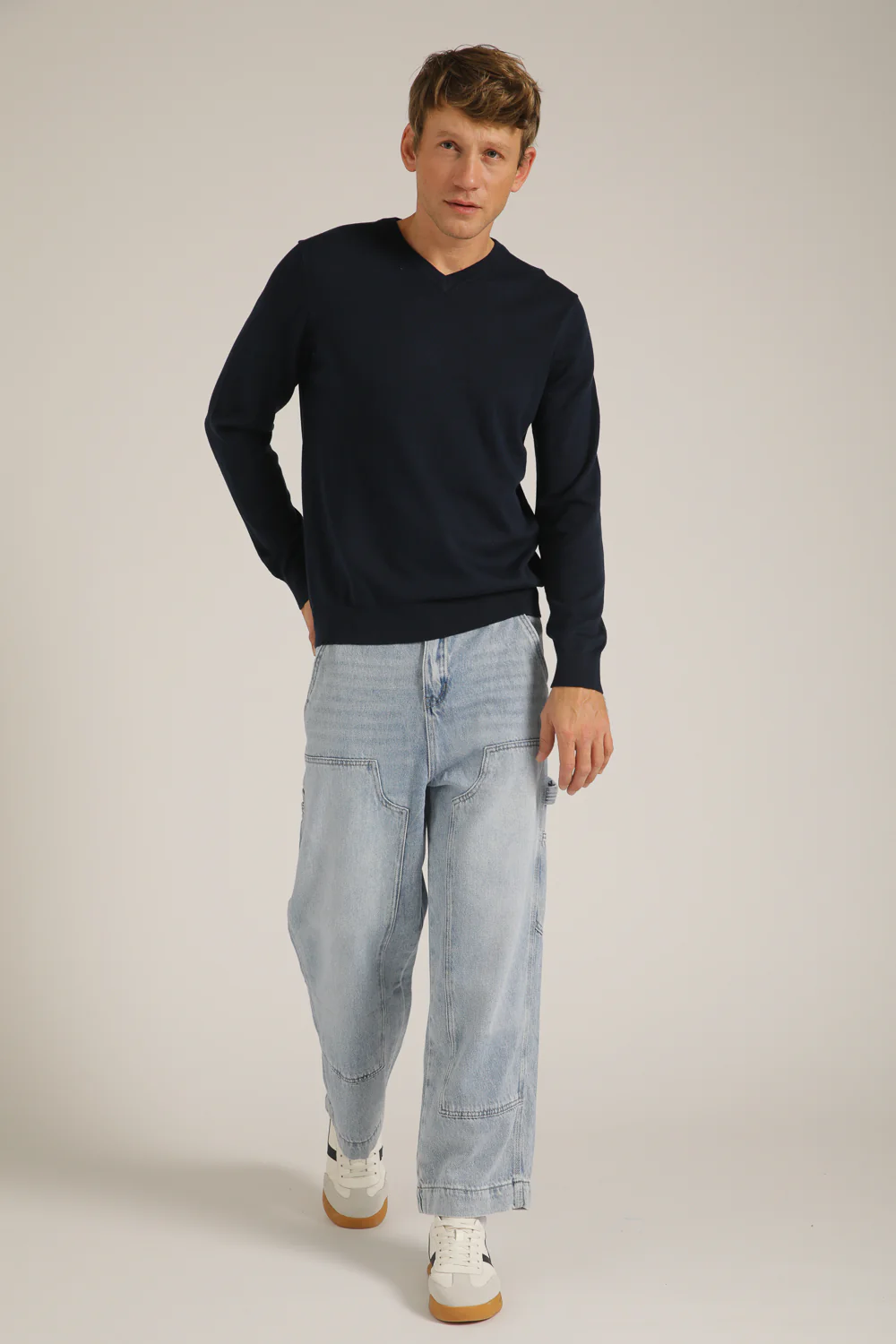 V Neck Knit - Image 15