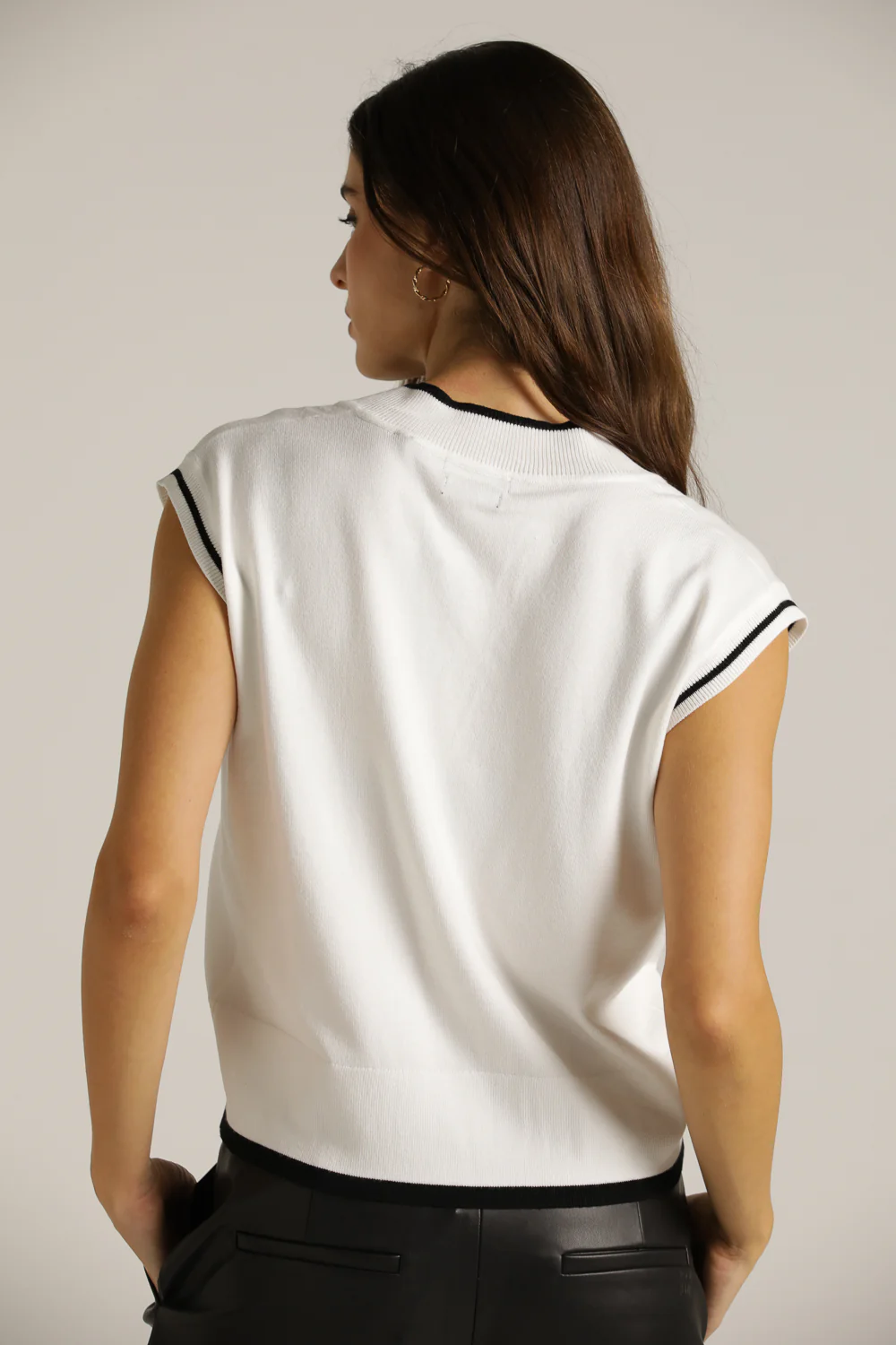 V Neck Knitted Vest - Image 4