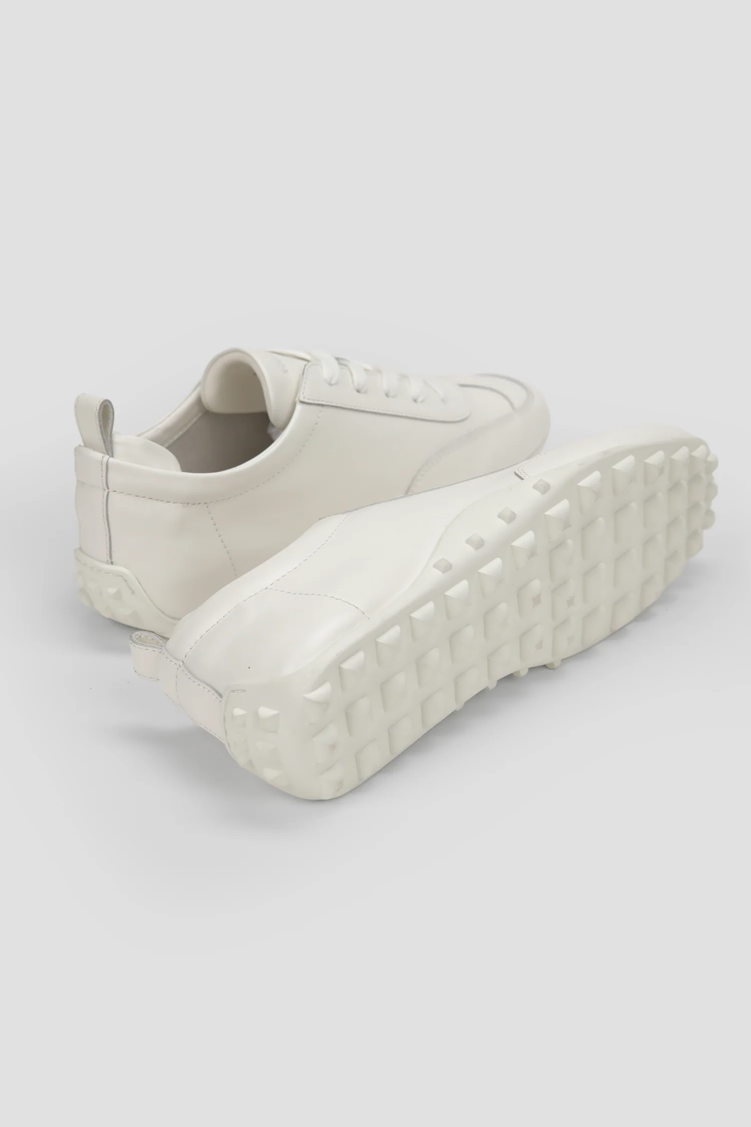 Sleek Leather Sneakers - Image 5