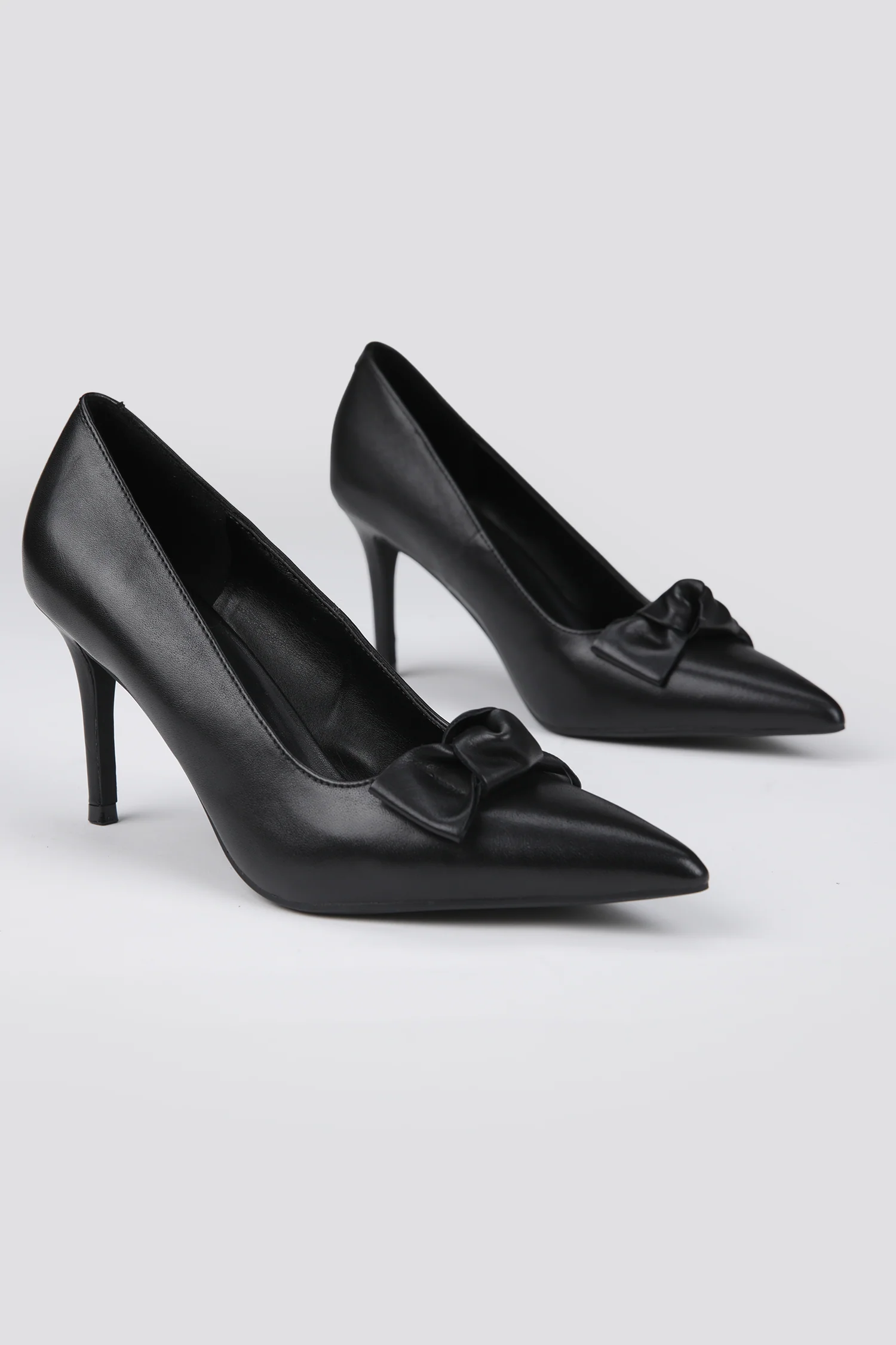 Pointed Toe Heels - Image 9
